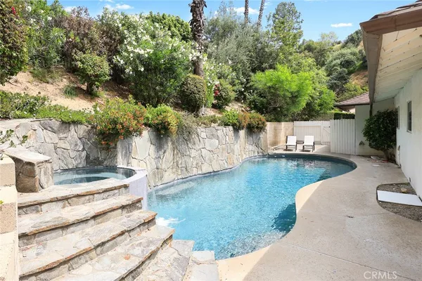 $1,998,000 | 5213 Crown Avenue, La Canada Flintridge, CA 91011