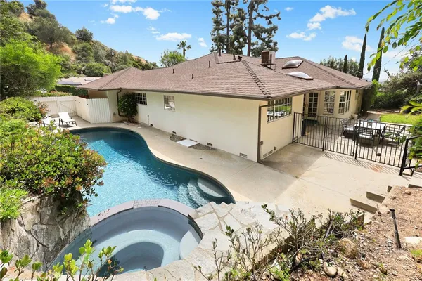 $1,998,000 | 5213 Crown Avenue, La Canada Flintridge, CA 91011