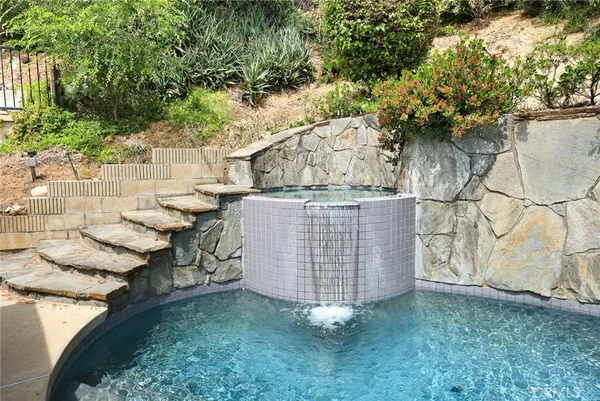 $1,998,000 | 5213 Crown Avenue, La Canada Flintridge, CA 91011