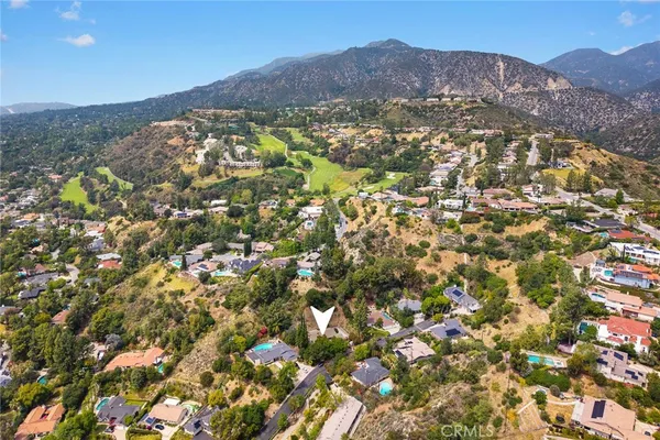 $1,998,000 | 5213 Crown Avenue, La Canada Flintridge, CA 91011