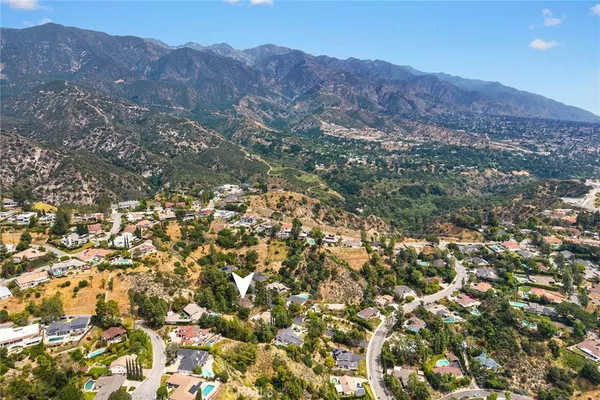 $1,998,000 | 5213 Crown Avenue, La Canada Flintridge, CA 91011