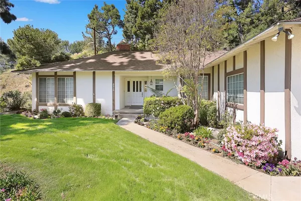 $1,998,000 | 5213 Crown Avenue, La Canada Flintridge, CA 91011