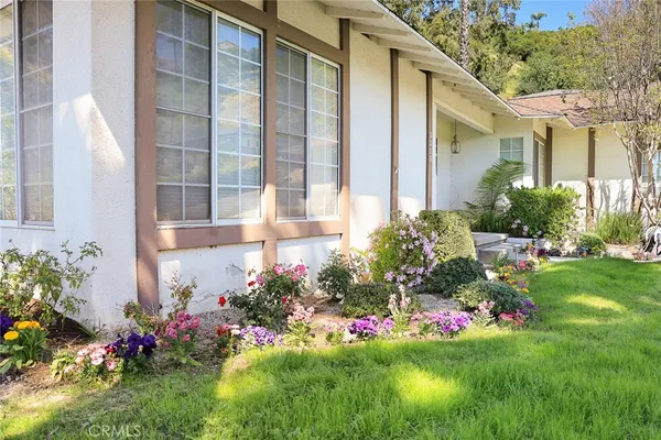 $1,998,000 | 5213 Crown Avenue, La Canada Flintridge, CA 91011