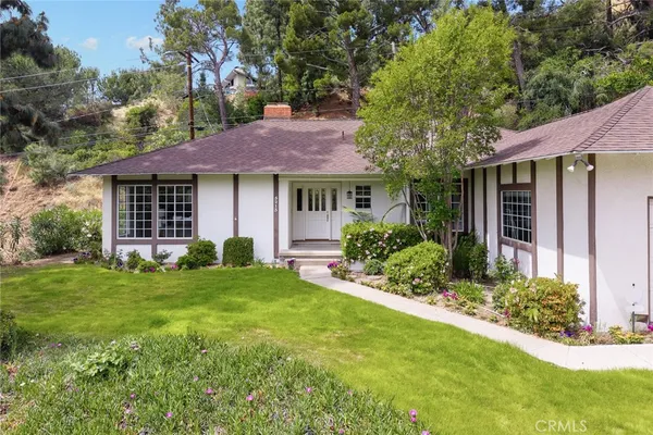 $1,998,000 | 5213 Crown Avenue, La Canada Flintridge, CA 91011