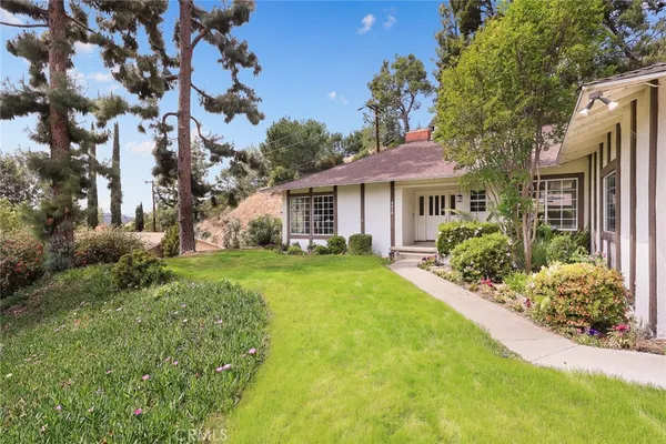 $1,998,000 | 5213 Crown Avenue, La Canada Flintridge, CA 91011