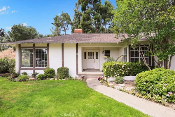 $1,998,000 | 5213 Crown Avenue, La Canada Flintridge, CA 91011