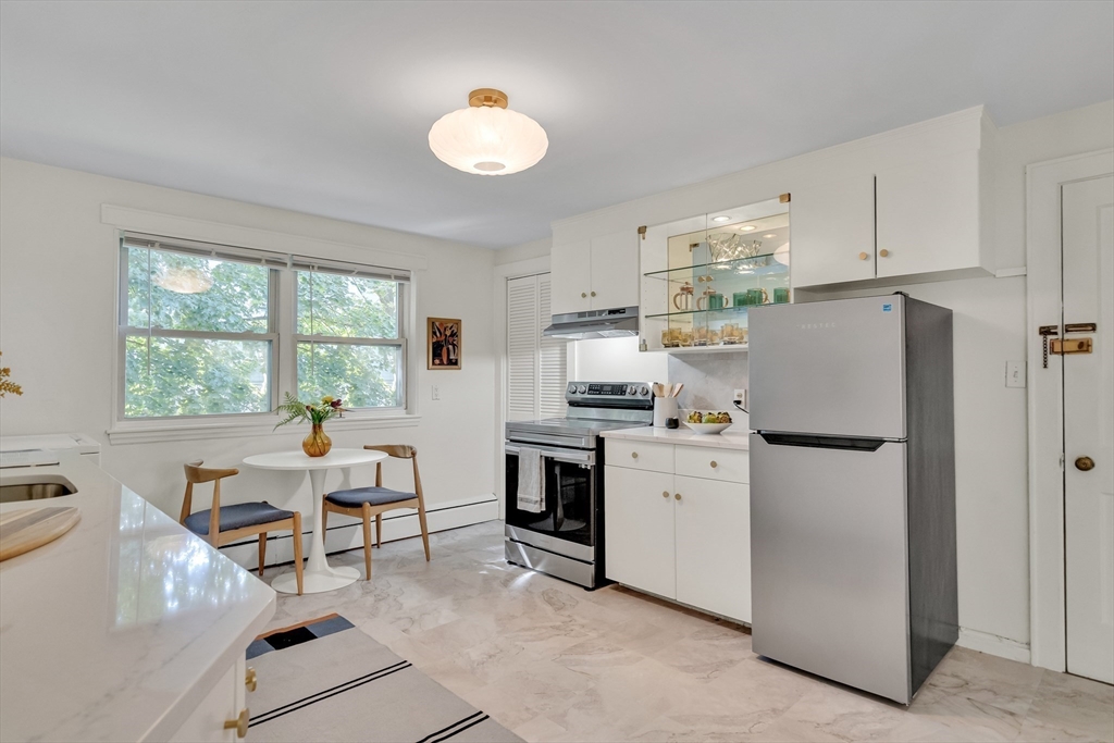 66 Aldrich Road, Unit B Watertown, MA 02472 - Photo 5 of 14 Gallery Image 5