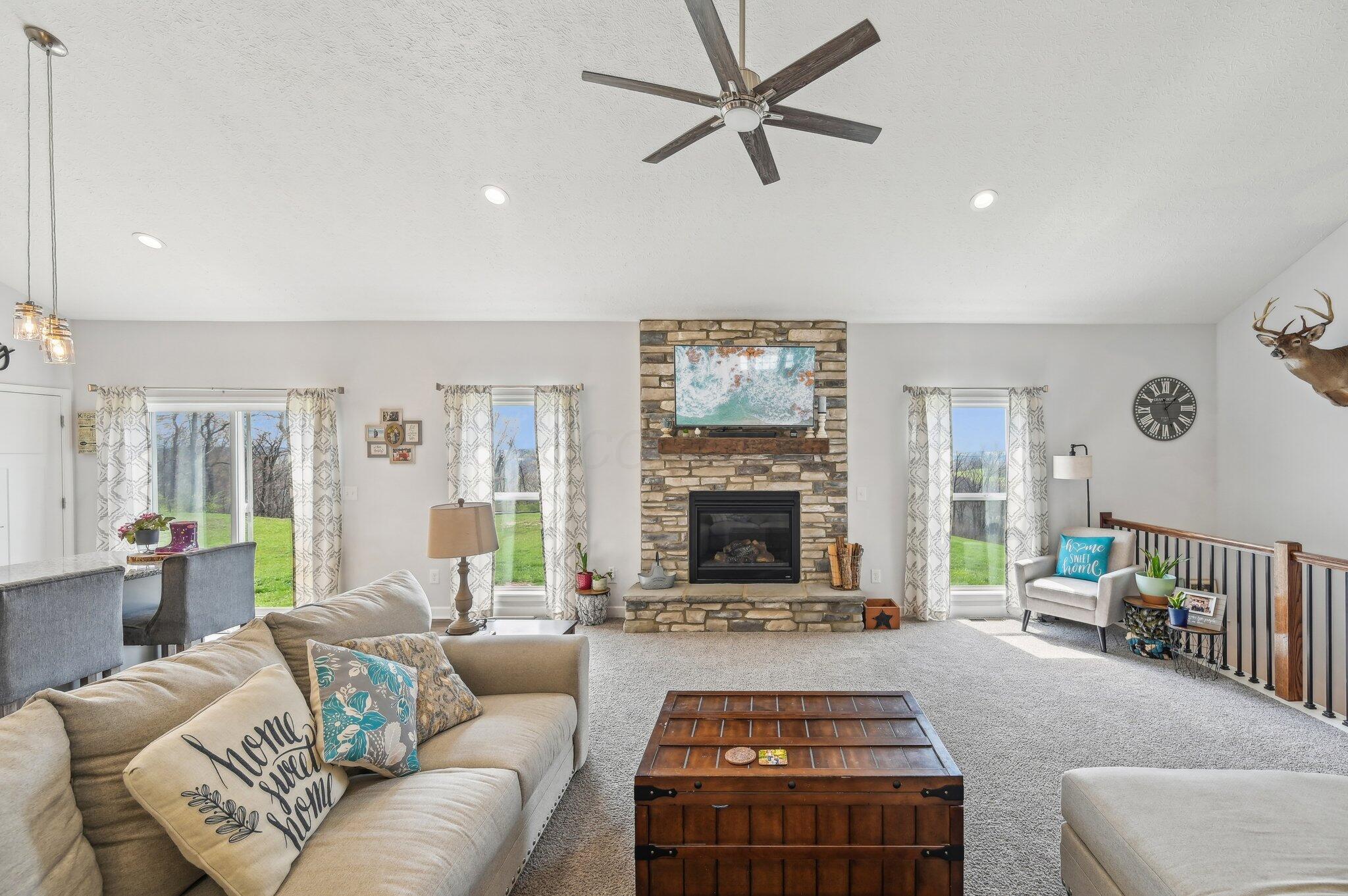6778 Clearport Road Southwest Lancaster, OH 43130 - Photo 9 of 78 Great Room