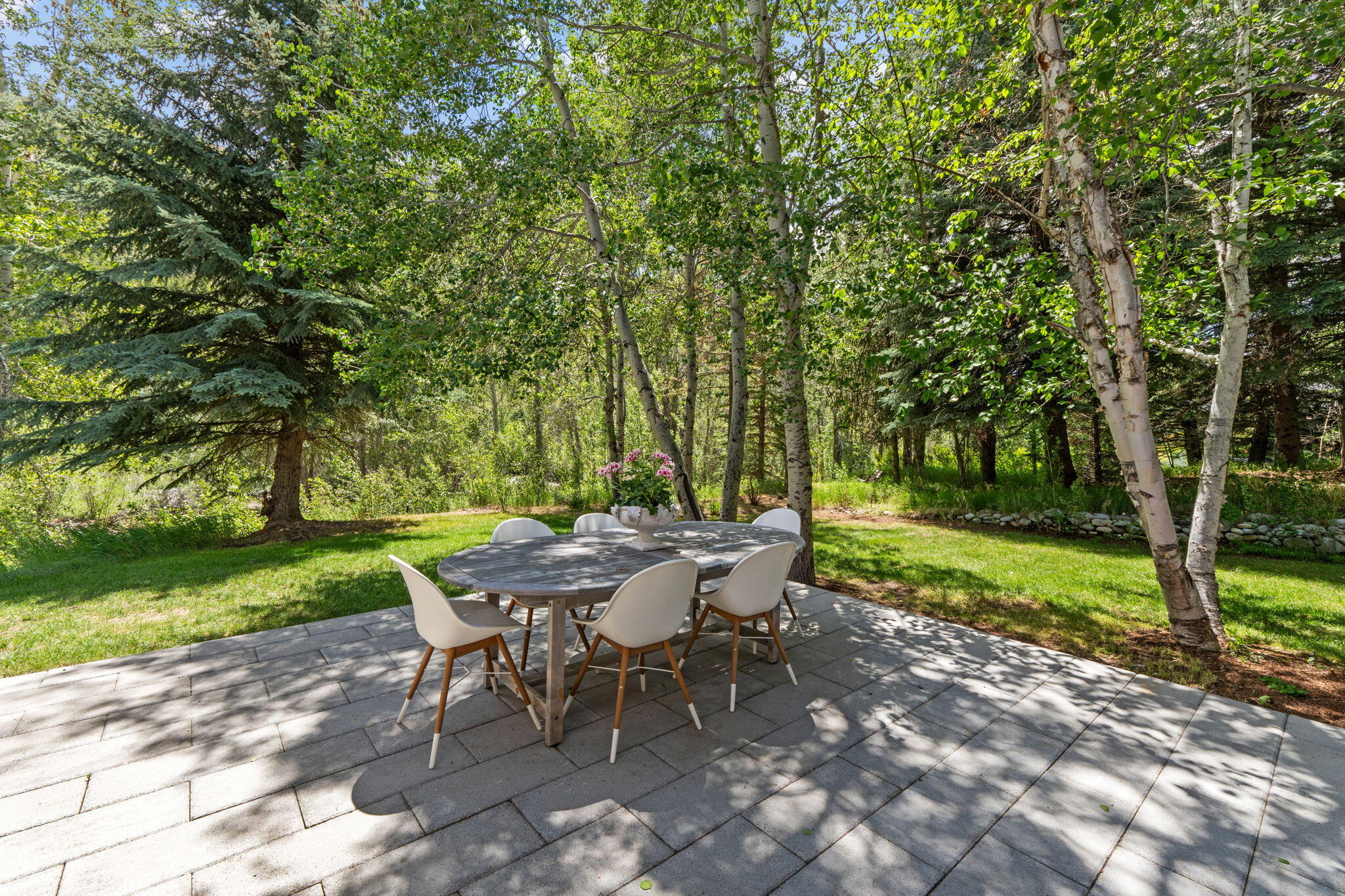 217 Canyon Road Hailey, ID 83333 - Photo 16 of 48 Outside Dining