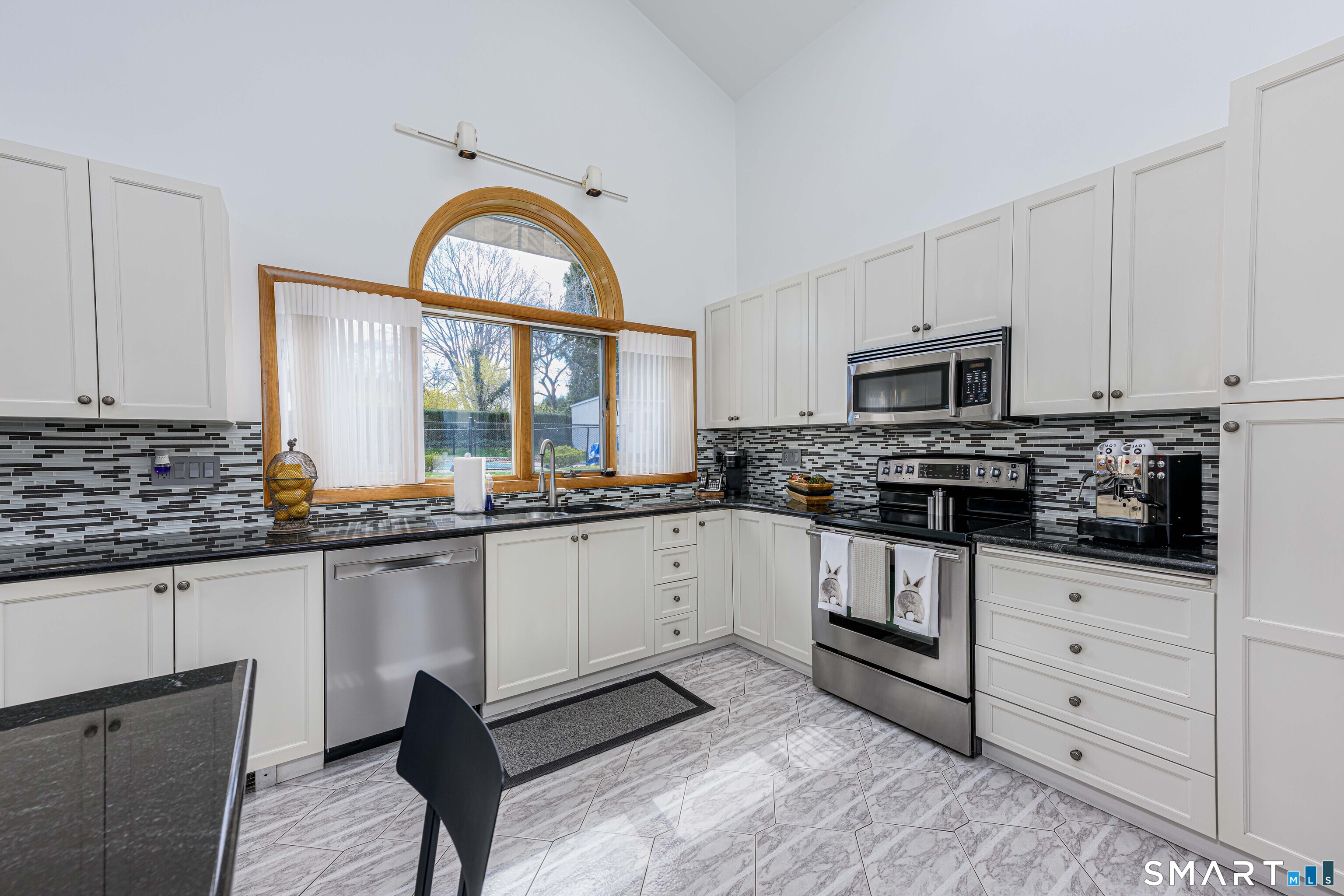 240 Shepard Avenue Hamden, CT 06514 - Photo 19 of 27