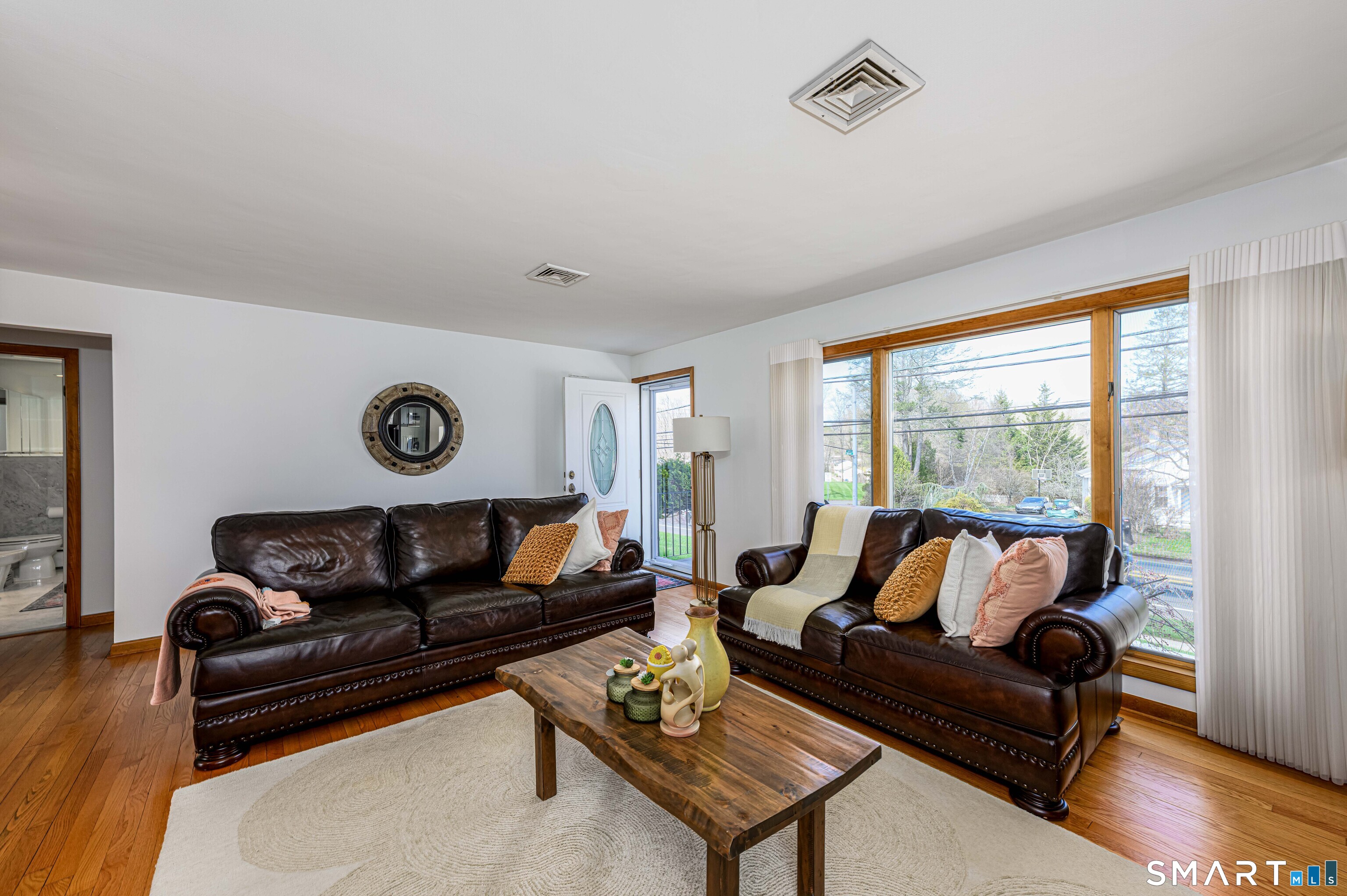 240 Shepard Avenue Hamden, CT 06514 - Photo 6 of 27