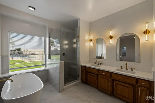 a view of an entrance of the house