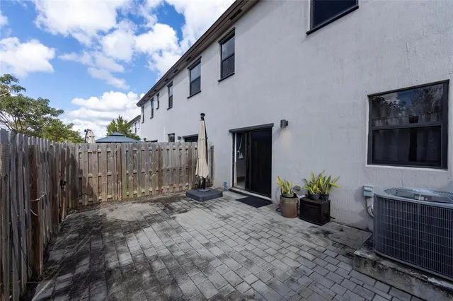 $3,300 | 20920 Northeast 8th Avenue, Miami, FL 33162