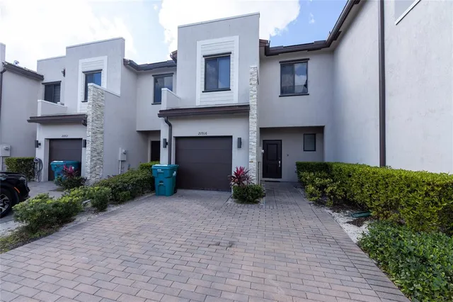 $3,300 | 20920 Northeast 8th Avenue, Miami, FL 33162