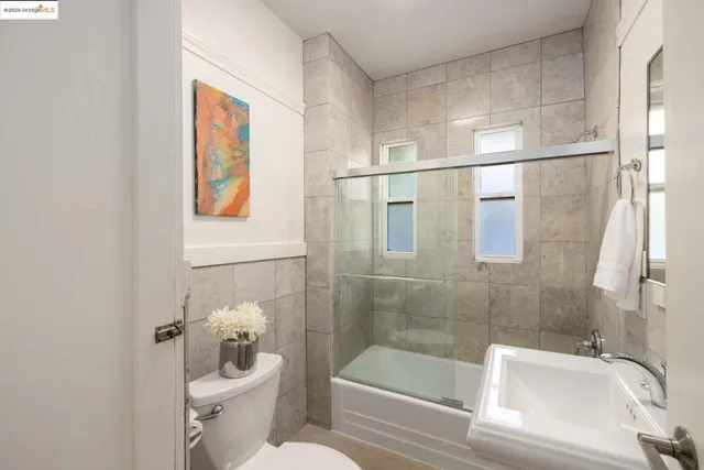 $950,000 | 665 39th Street, Oakland, CA 94609