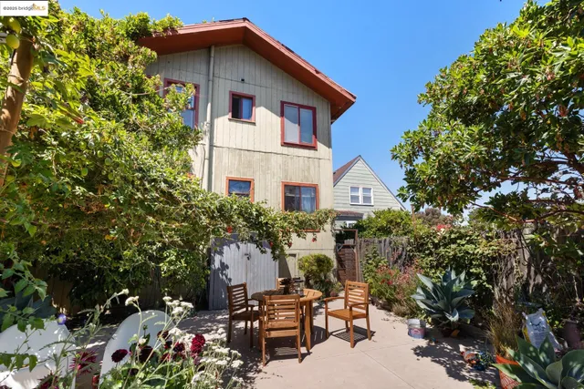 $950,000 | 665 39th Street, Oakland, CA 94609