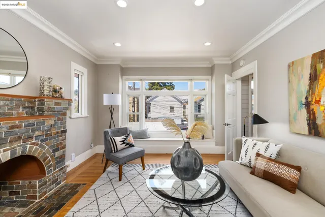 $950,000 | 665 39th Street, Oakland, CA 94609