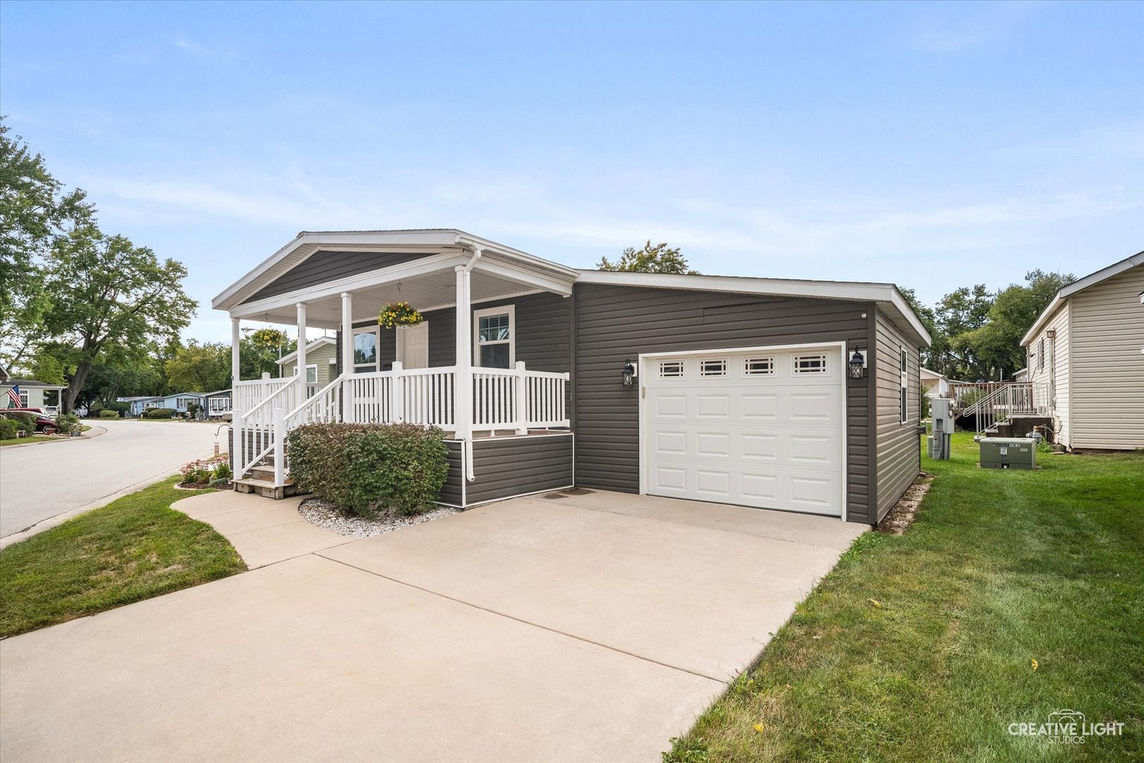 186 Northshore Road Elgin, IL 60123 - Photo 2 of 15 Gallery Image 2