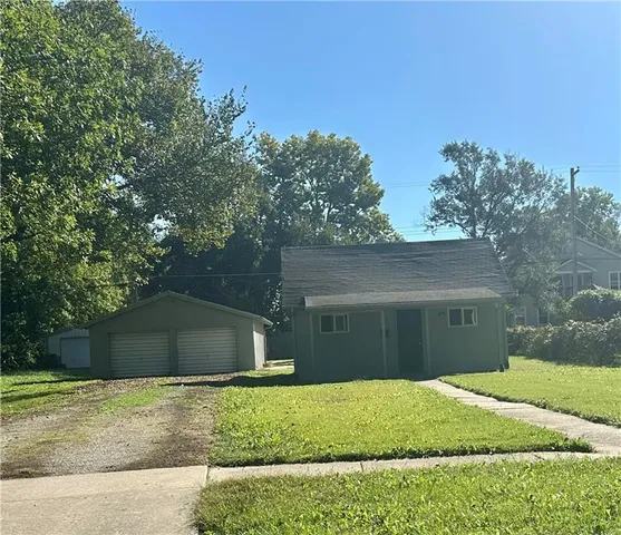 $150,000 | 1017 South Locust Street, Ottawa, KS 66067