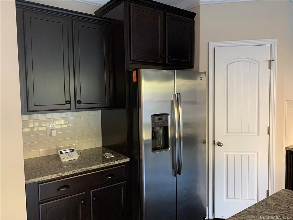 9226 Inverness Bay Road Charlotte, NC 28278 - Photo 6 of 16 Gallery Image 6