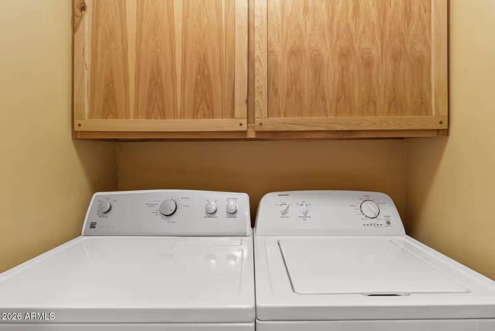 2540 Timber Ridge Lane Pinetop, AZ 85935 - Photo 15 of 37 a utility room with dryer