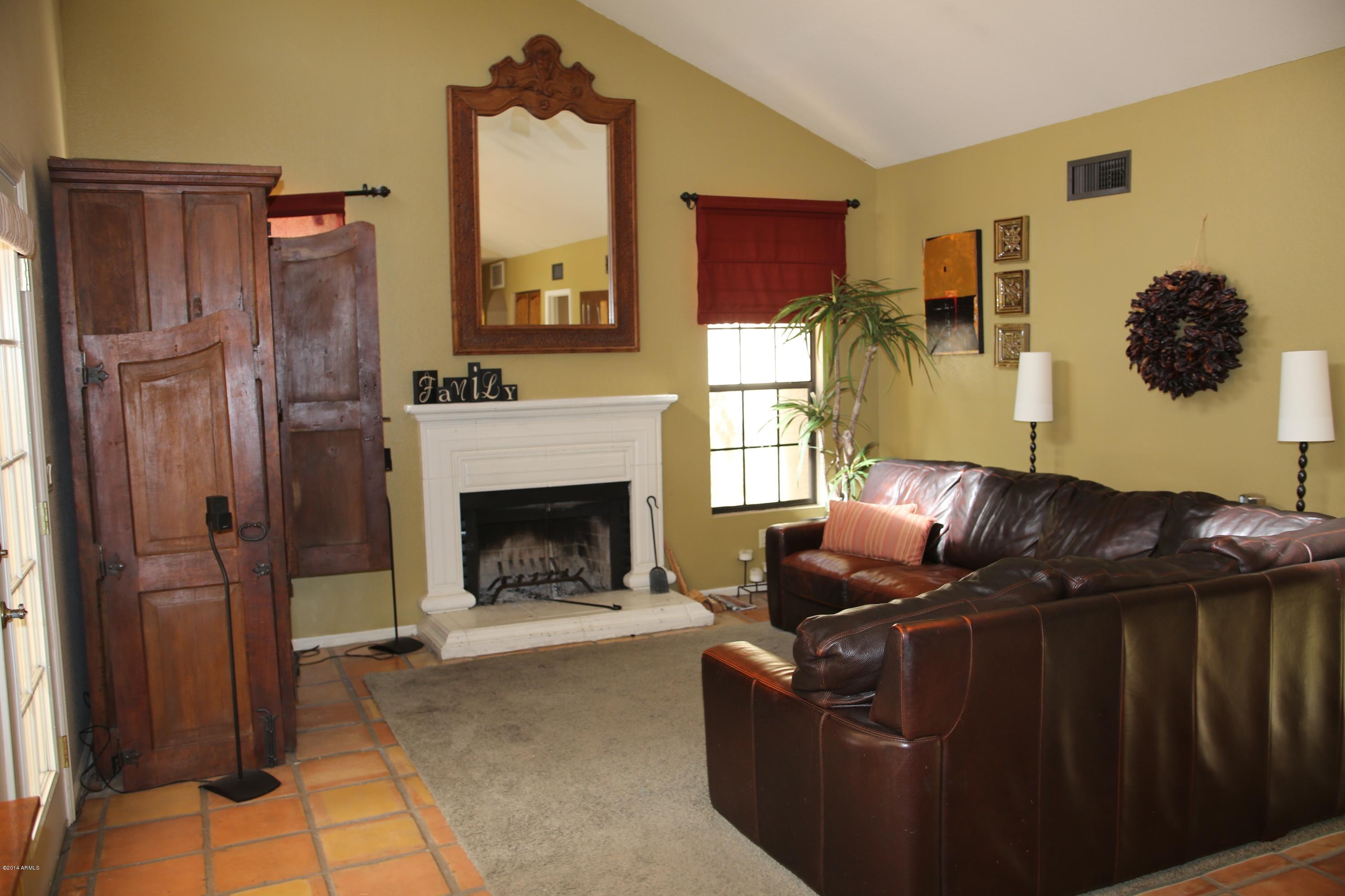283 East Rhea Road Tempe, AZ 85284 - Photo 13 of 36 446B9283