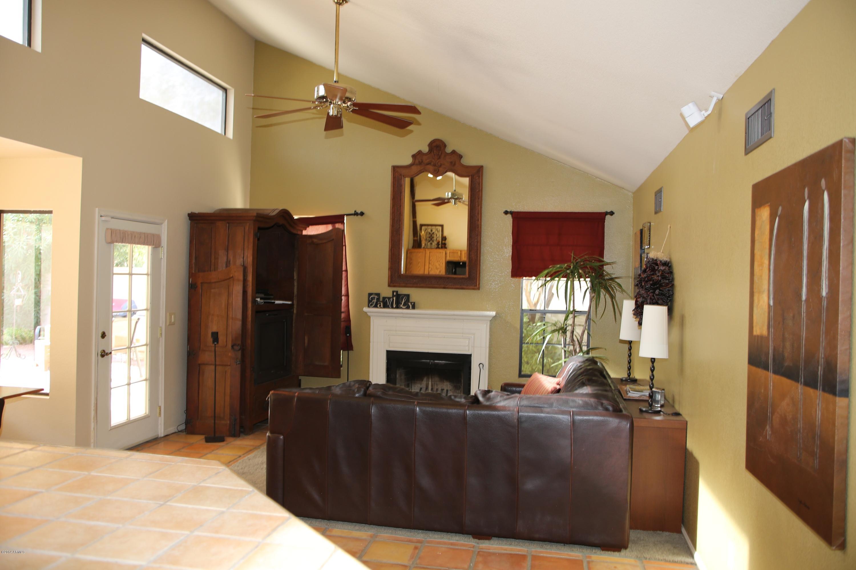 283 East Rhea Road Tempe, AZ 85284 - Photo 14 of 36 446B9286