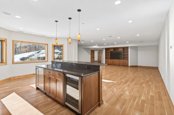 $1,950,000 | 9 Hillary Farm Lane, Gem Lake, MN 55110