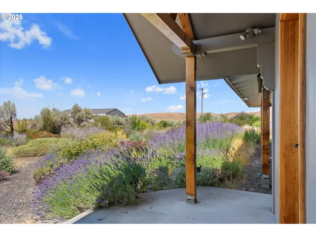 a view of a outdoor space