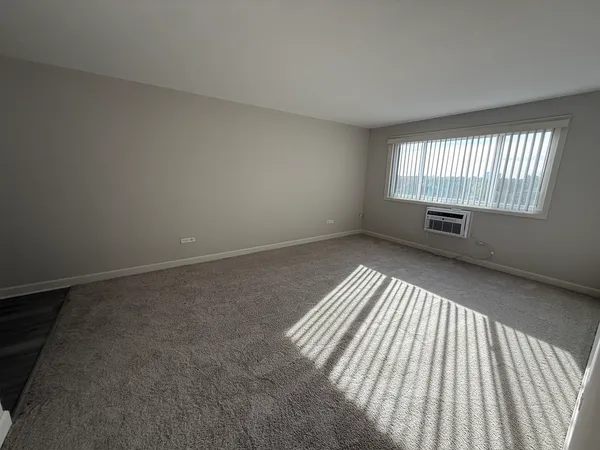 $1,450 | 7300 West North Avenue, Unit 2J, Elmwood Park, IL 60707