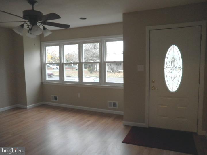 1137 Lower Ferry Road Ewing, NJ 08618 - Photo 4 of 18 Living Room