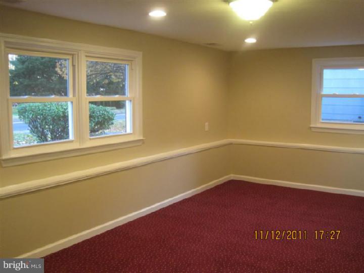 1137 Lower Ferry Road Ewing, NJ 08618 - Photo 6 of 18 Family Room