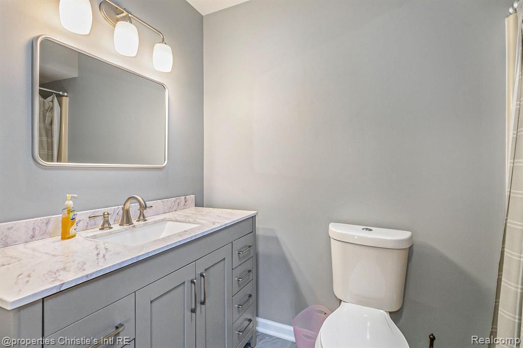 6529 Ridgeview Drive Clarkston, MI 48346 - Photo 17 of 29