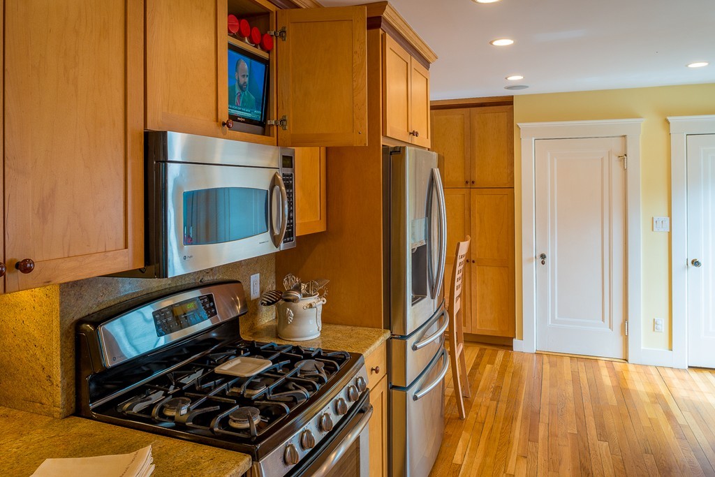 7 Merrill Road Marblehead, MA 01945 - Photo 5 of 23