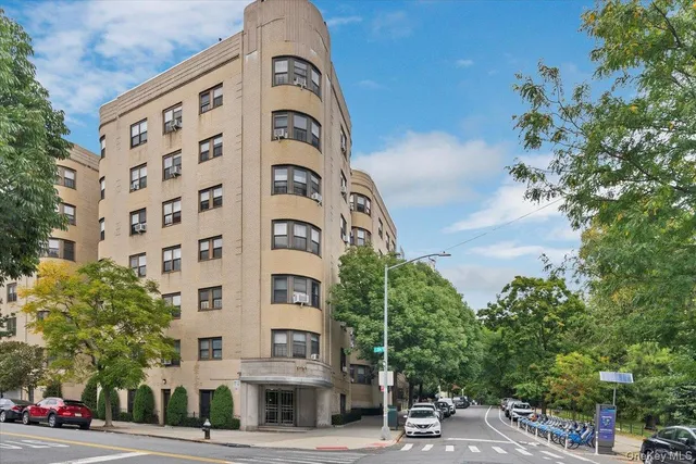 $149,999 | 190 East Mosholu Parkway South, Unit 6H | Bedford Park