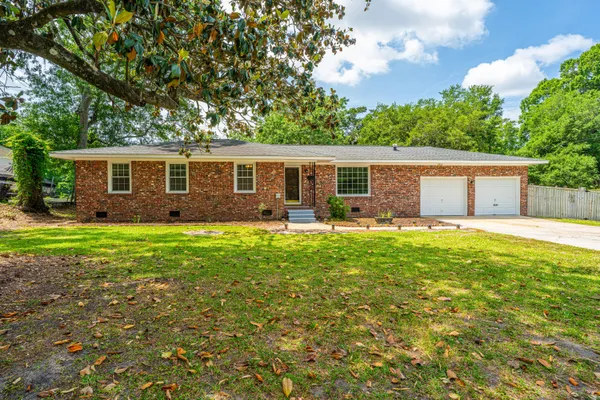 $479,000 | 5823 Lakeview Drive, Hanahan, SC 29410