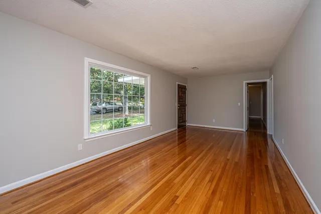 $499,900 | 5823 Lakeview Drive, Hanahan, SC 29410