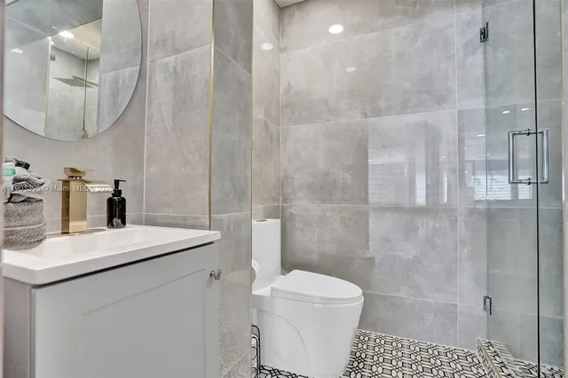 $13,995 | 1141 North North Lake Drive, Hollywood, FL 33019