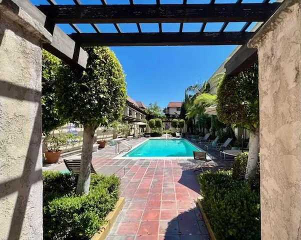 $868,000 | 105 North Almansor Street, Unit 4, Alhambra, CA 91801