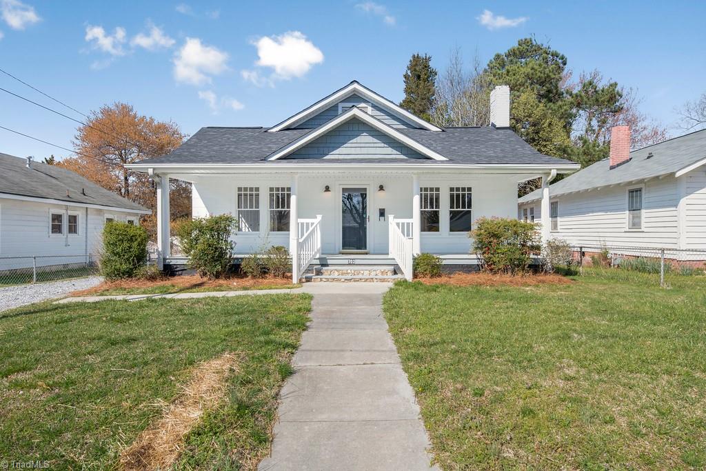 703 Carr Street High Point, NC 27262 - Photo 2 of 28