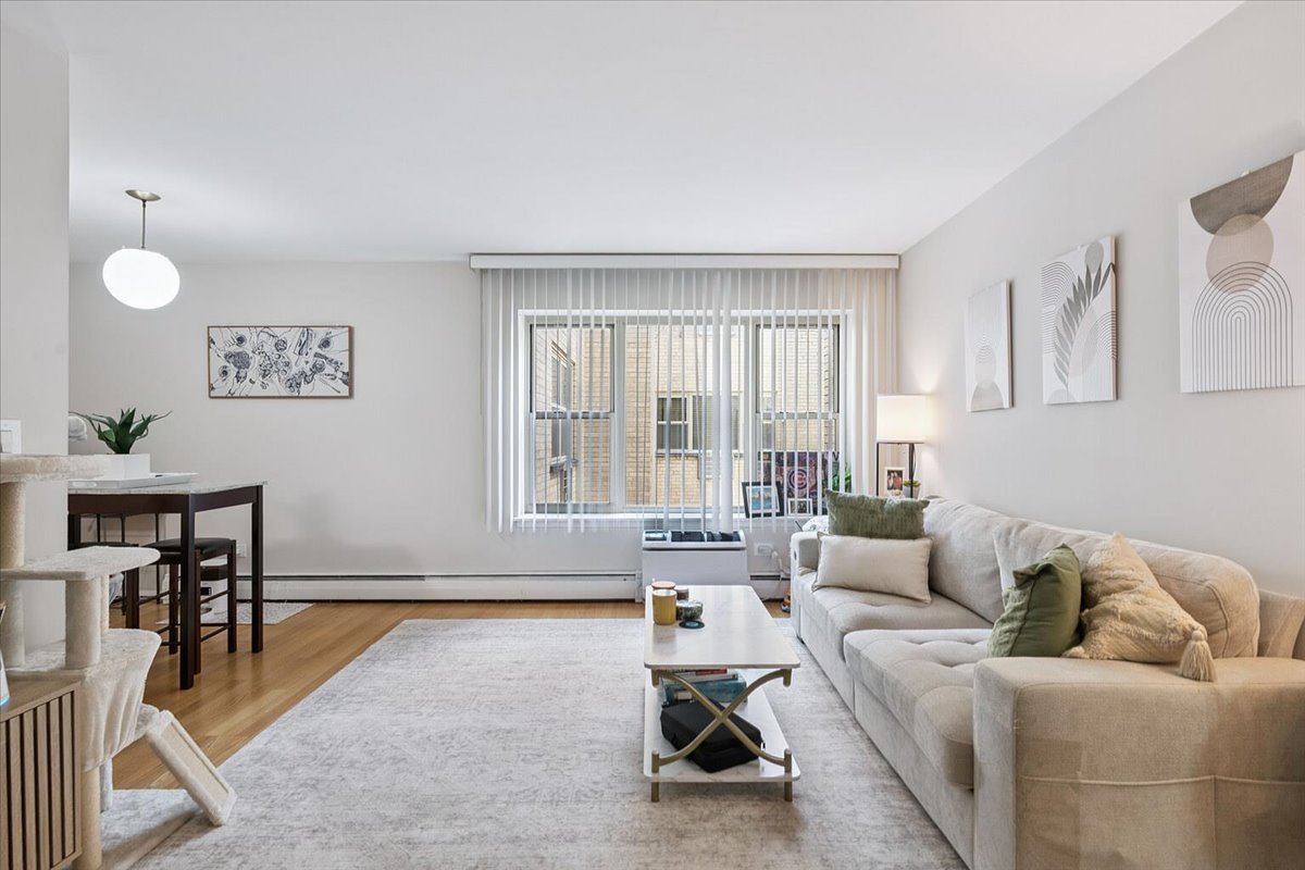 420 West Aldine Avenue, Unit 404 Chicago, IL 60657 - Photo 5 of 12