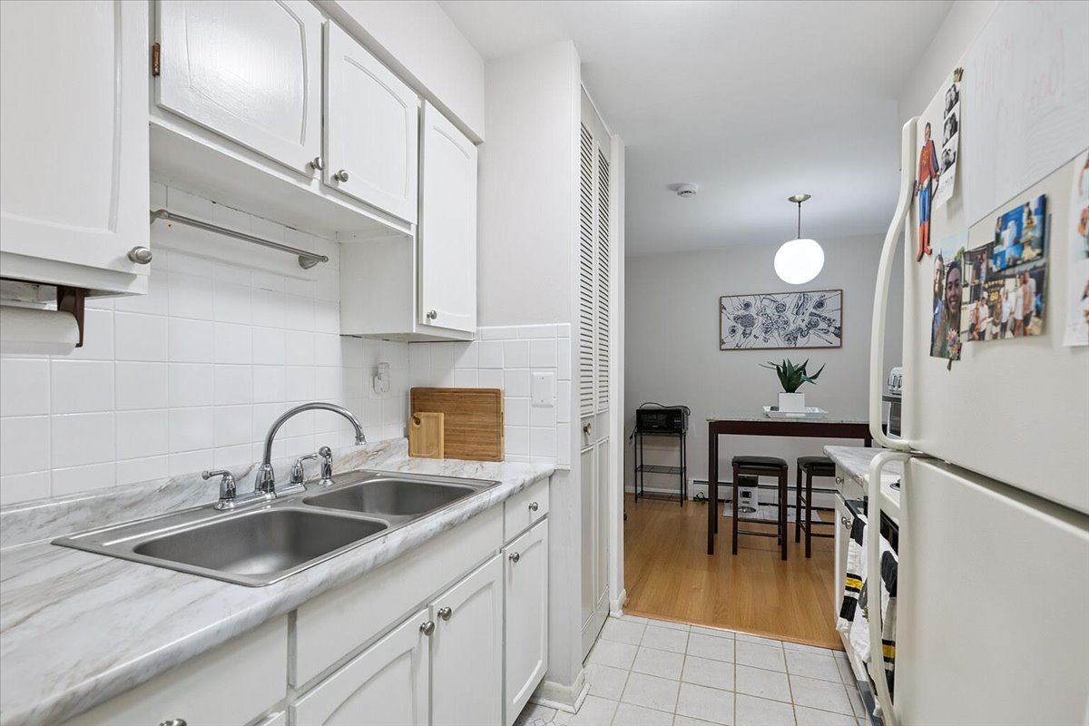 420 West Aldine Avenue, Unit 404 Chicago, IL 60657 - Photo 8 of 12