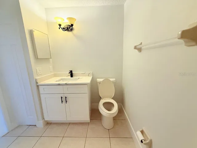 $2,100 | 109 Lakepointe Circle, Kissimmee, FL 34743