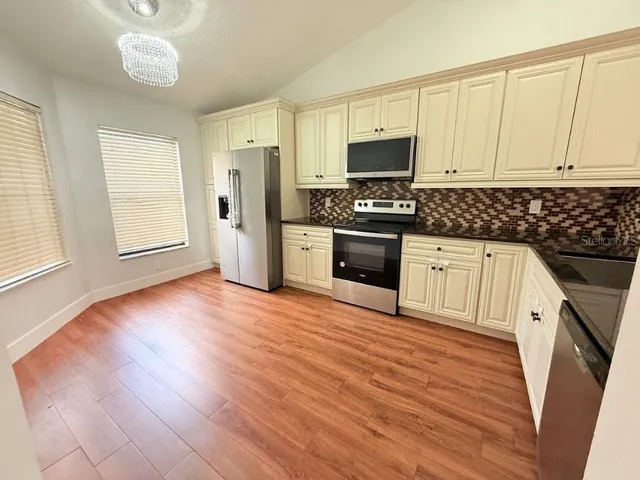 $2,100 | 109 Lakepointe Circle, Kissimmee, FL 34743