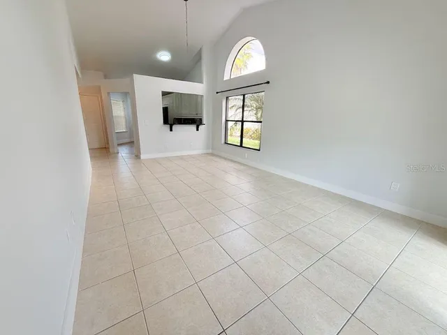 $2,100 | 109 Lakepointe Circle, Kissimmee, FL 34743