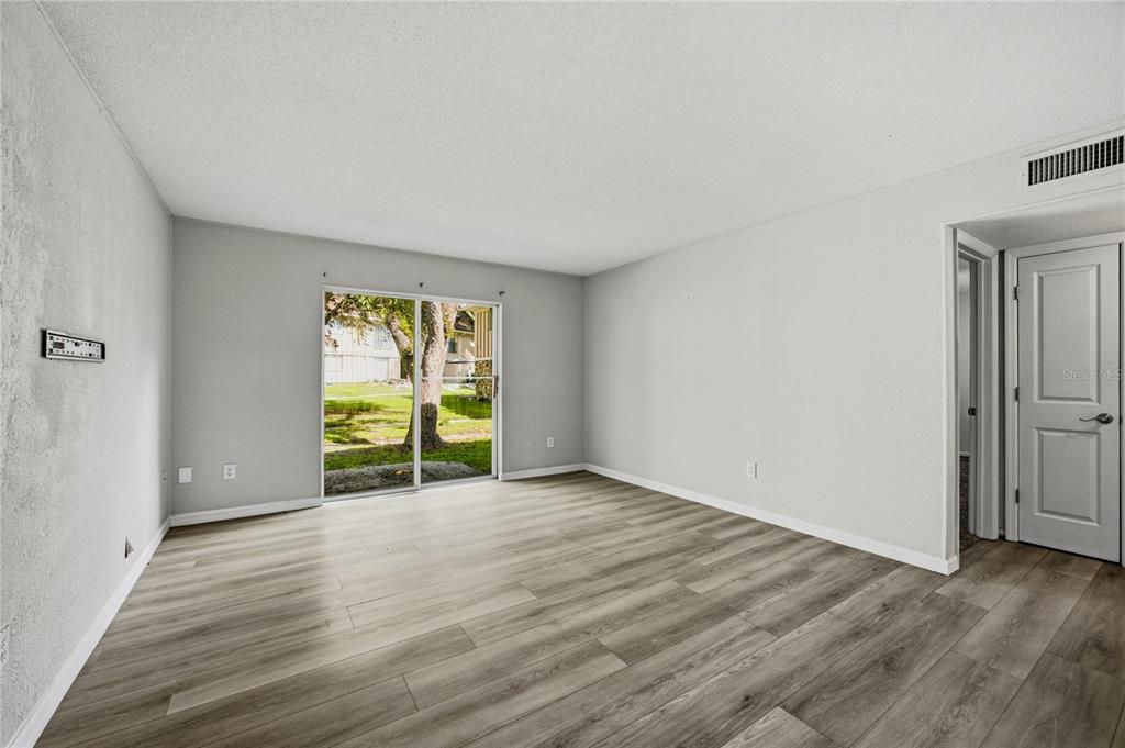 507 Northwest 39th Road, Unit 122 Gainesville, FL 32607 - Photo 9 of 25 Gallery Image 9