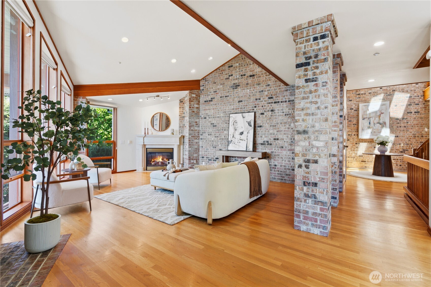8279 West Mercer Way Mercer Island, WA 98040 - Photo 12 of 40