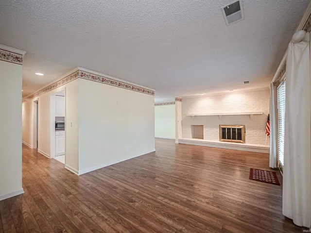 $169,900 | 6704 Newburgh Road, Evansville, IN 47715