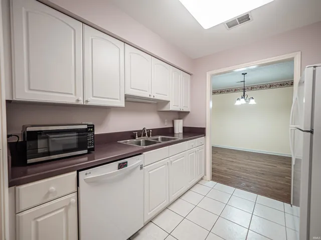 $169,900 | 6704 Newburgh Road, Evansville, IN 47715