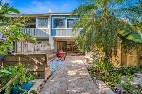 $925,000 | 7018 Southwest 53rd Lane, Miami, FL 33155